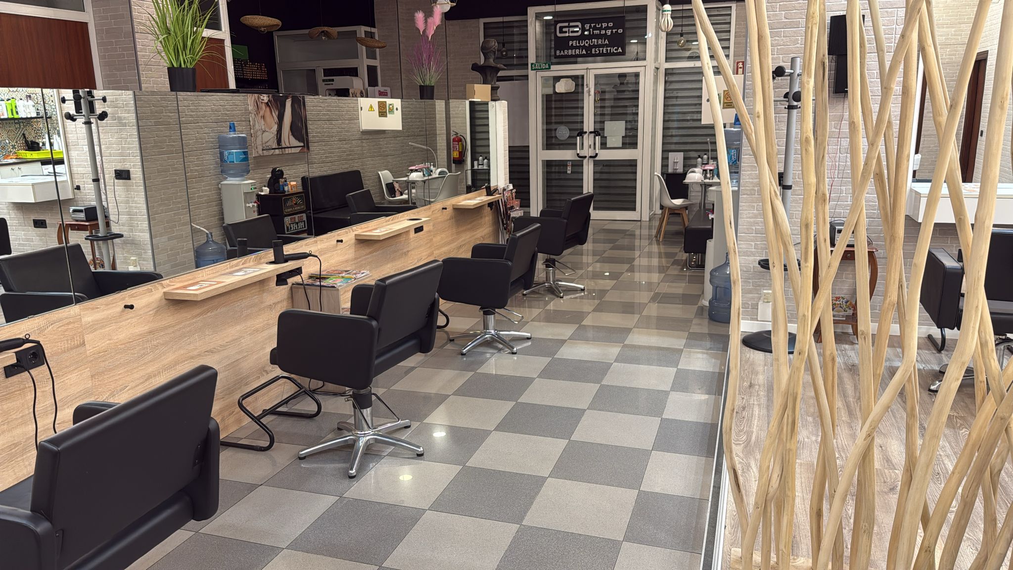 Peluquería profesional Grupo Almagro Málaga