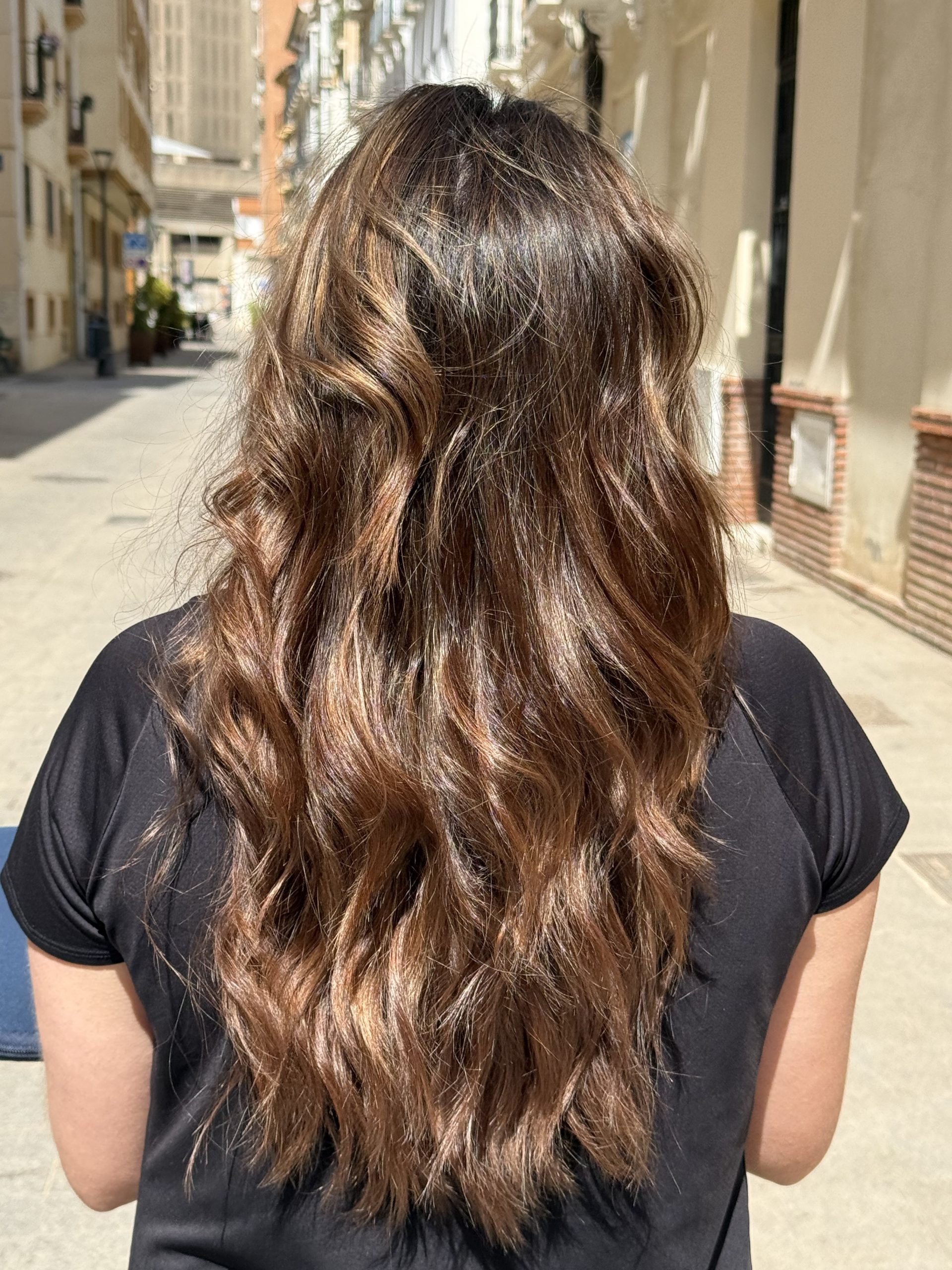 Mechas en Málaga centro con acabado luminoso y elegante en Grupo Almagro