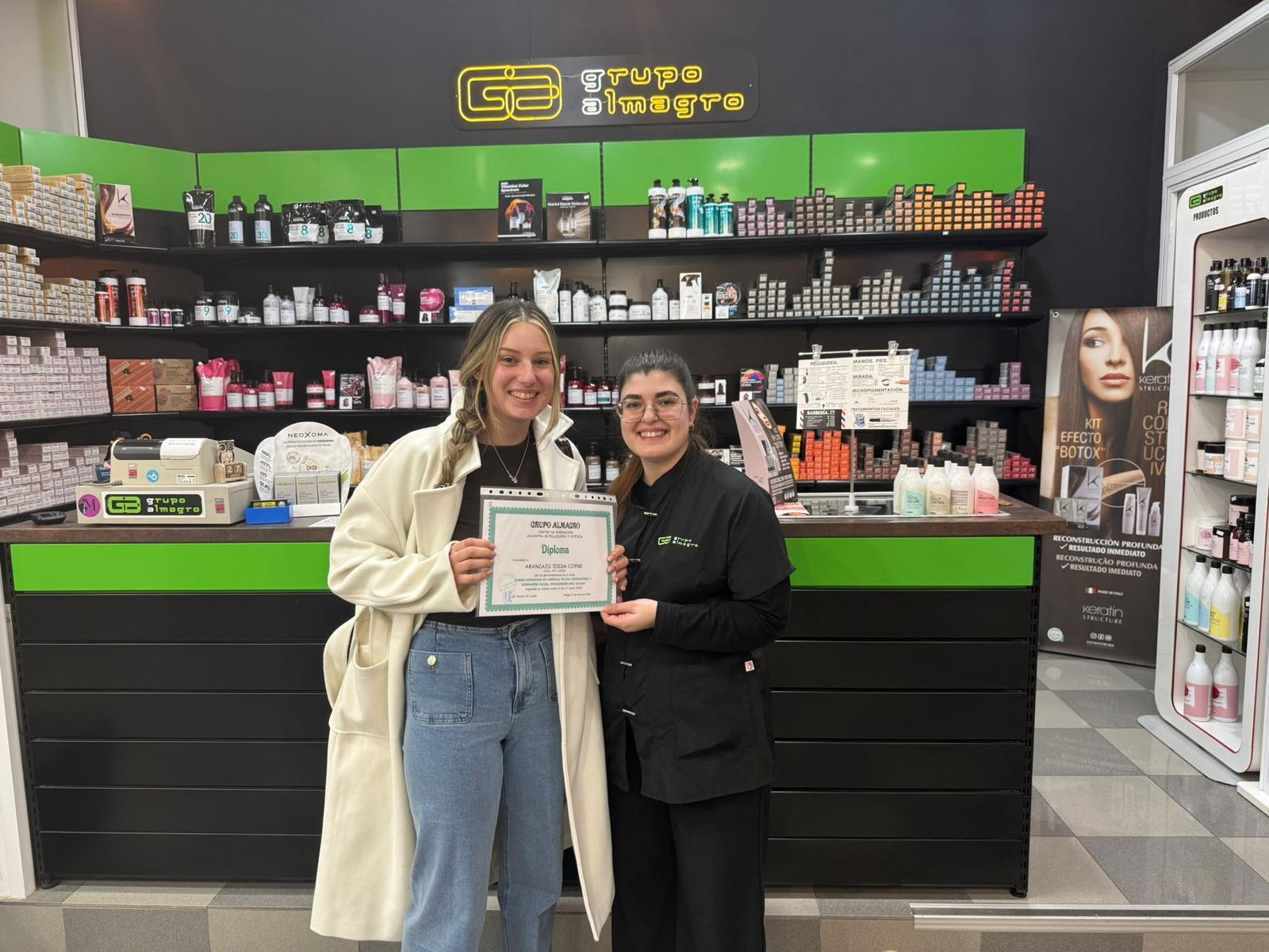 Alumna curso tratamiento facial avanzado Grupo Almagro Málaga - resultado real